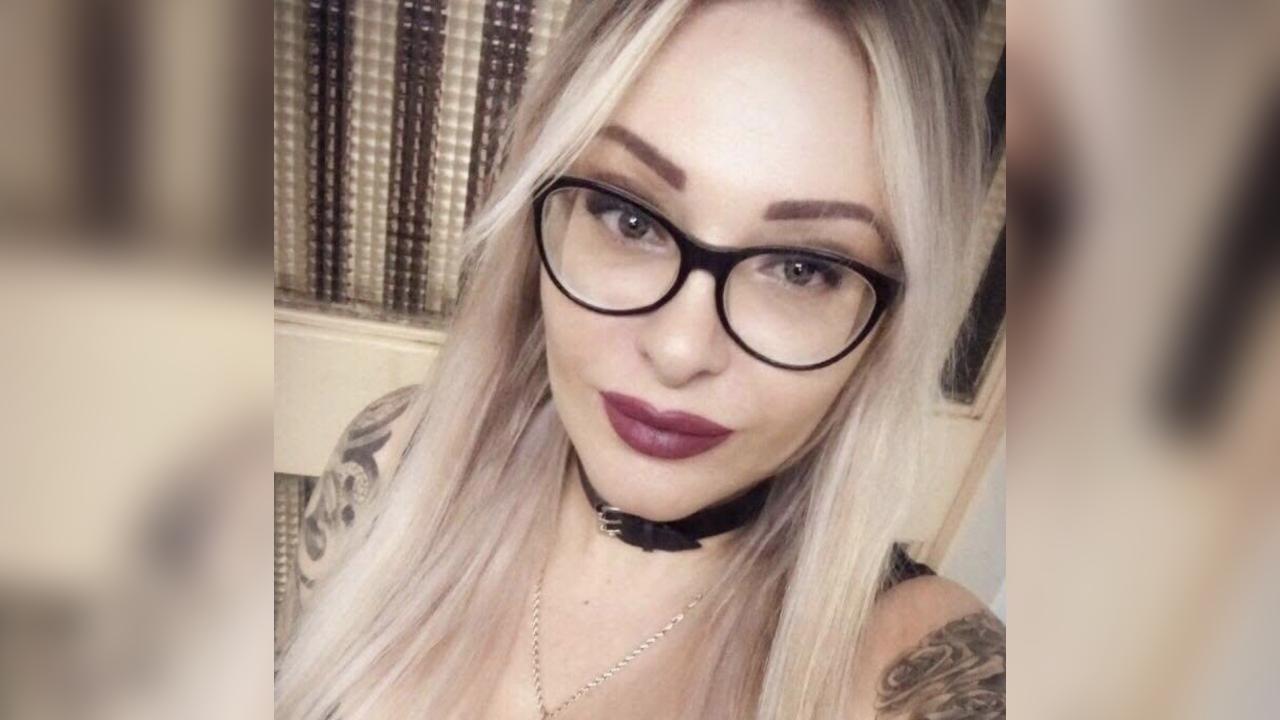 Webcam chat profile for HollydayMoly: Art