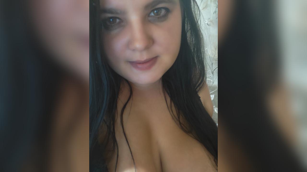 Webcam chat profile for Enorielle: Ask about my Hobbies