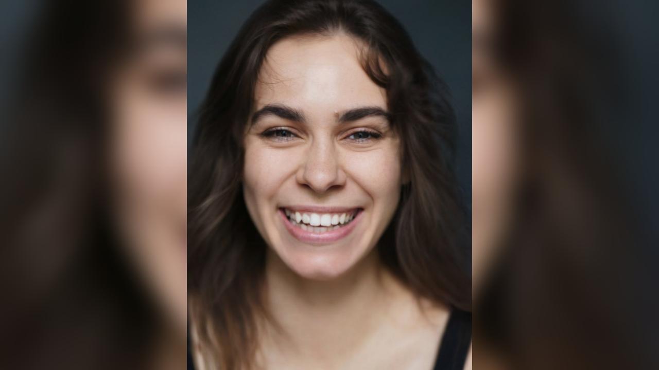 00Cantadora