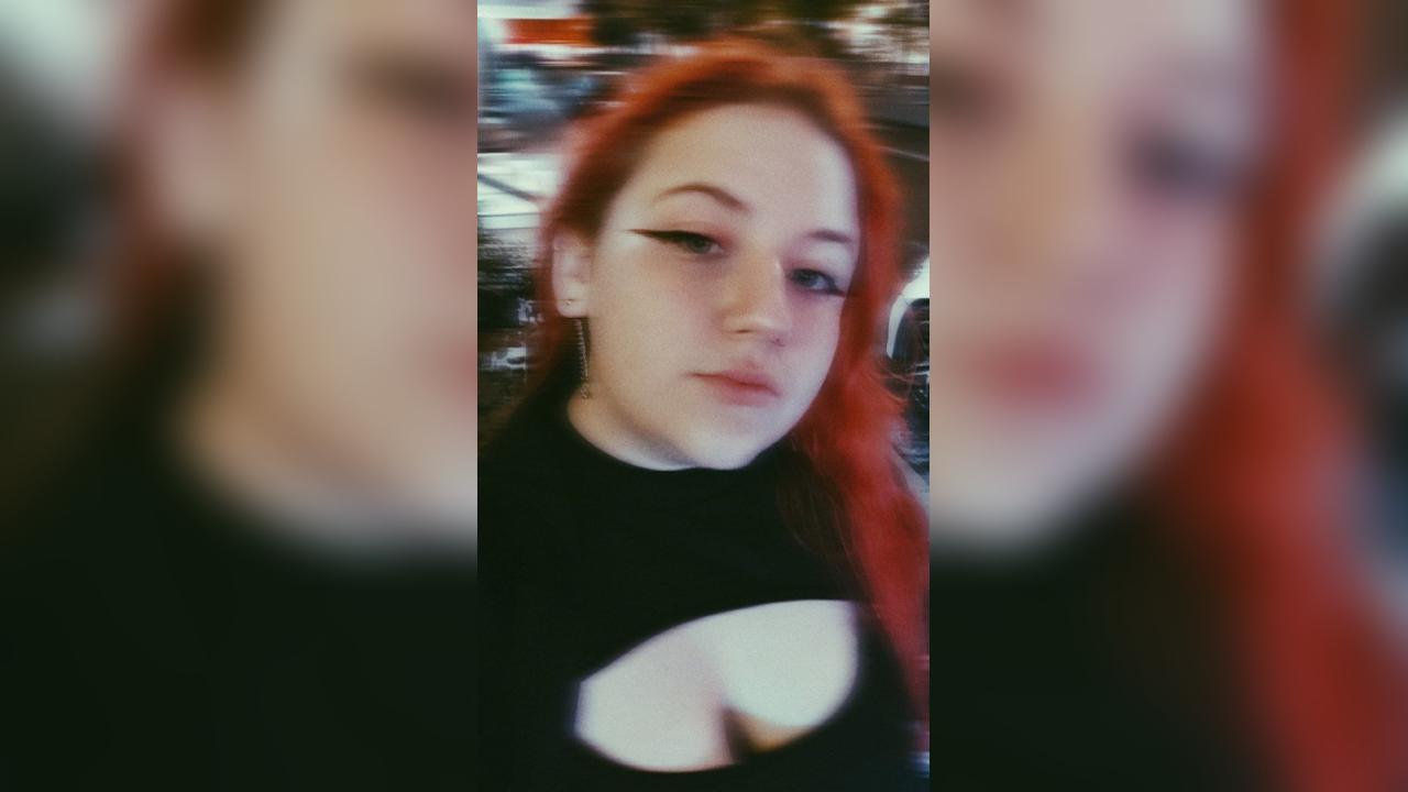 Webcam chat profile for SweetFox01