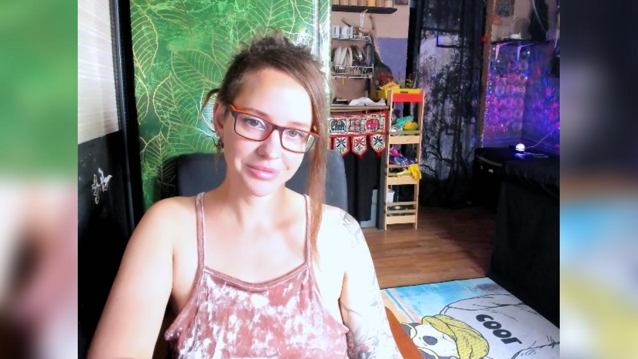 Webcam chat profile for LisaFoxy: Legs, feet & shoes