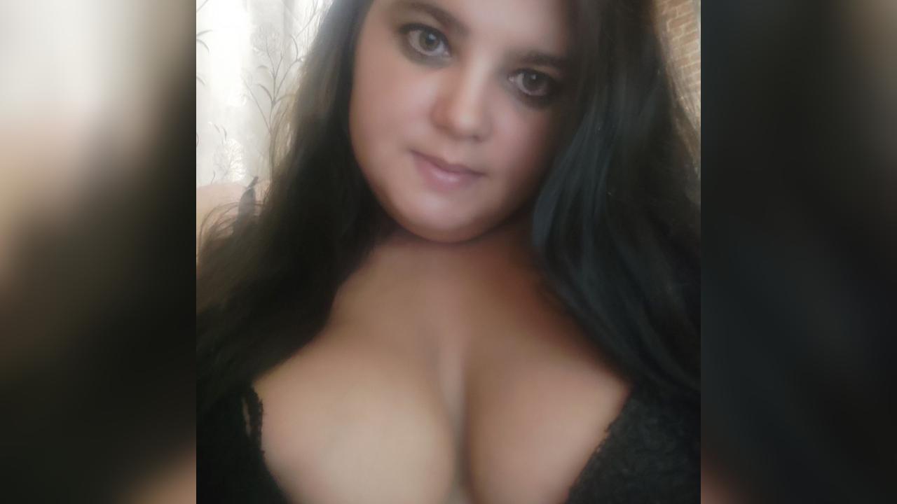 Webcam chat profile for Enorielle: Ask about my Hobbies