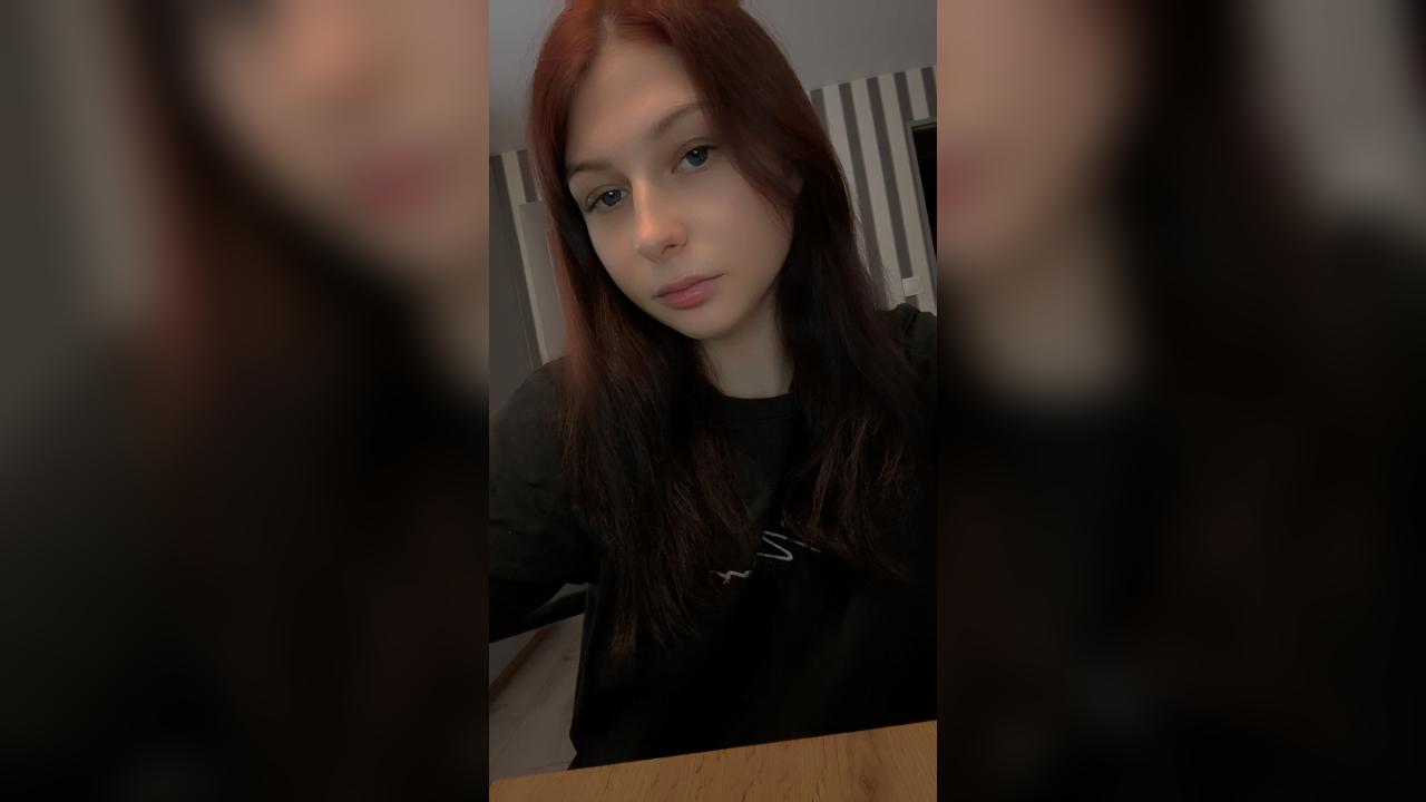 Webcam chat profile for KrisstinaSkay: Smoking