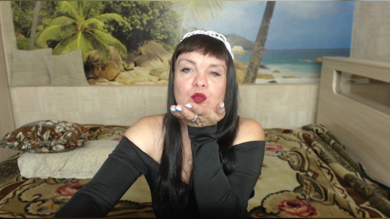 Webcam chat profile for Destinybbb: Bondage & discipline