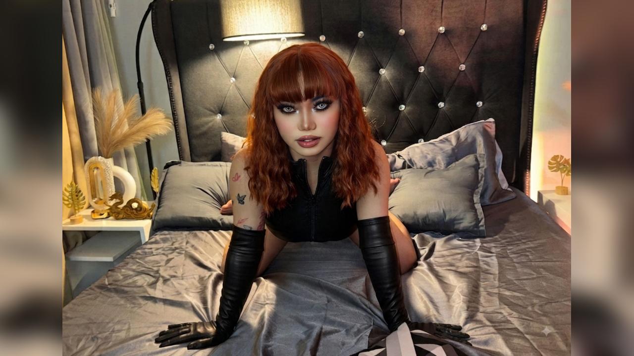Webcam chat profile for VeniceFierro: Jerking off