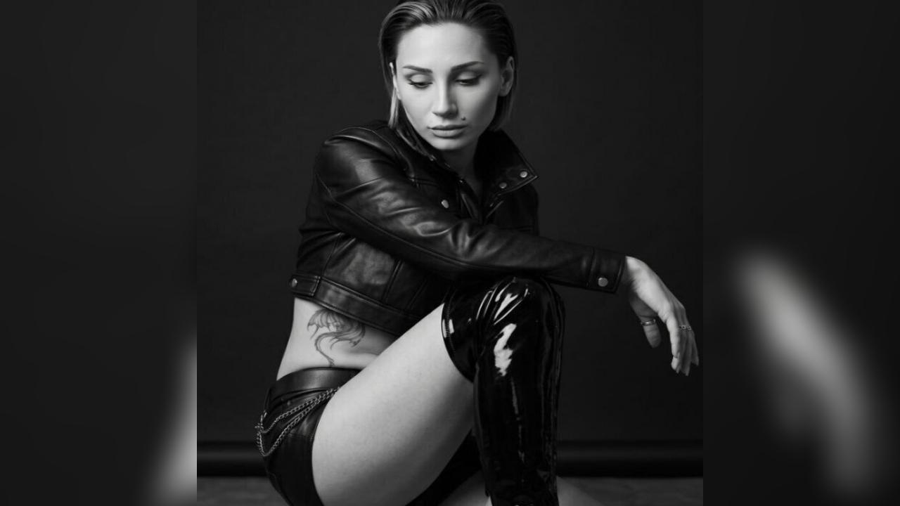 Webcam chat profile for xMissMilaStarx: Travel