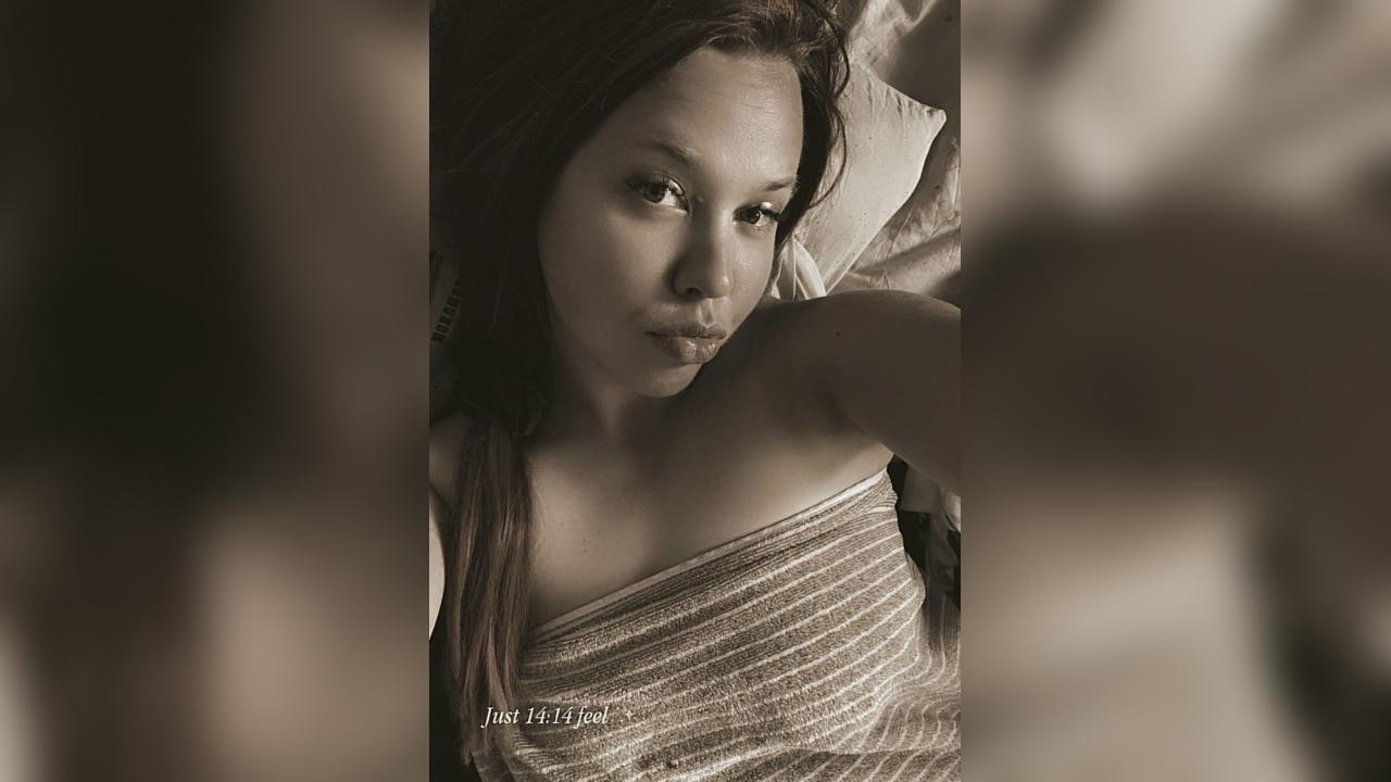 Webcam chat profile for FionaLuis: Kissing