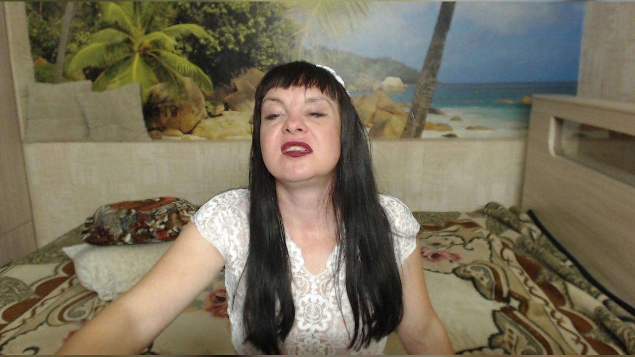 Webcam chat profile for Destinybbb: Bondage & discipline