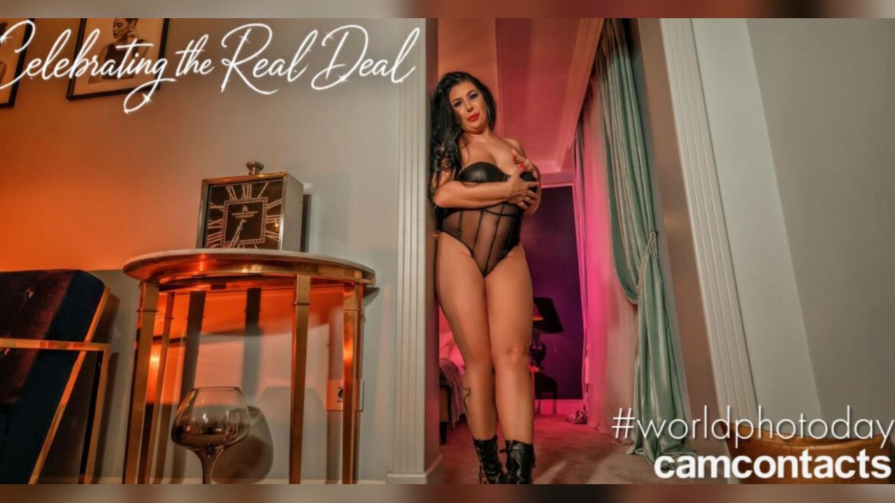 Webcam chat profile for CuckoldressA: Dominatrix