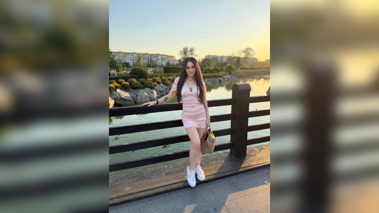 Webcam chat profile for Amelie: Ask about my Hobbies