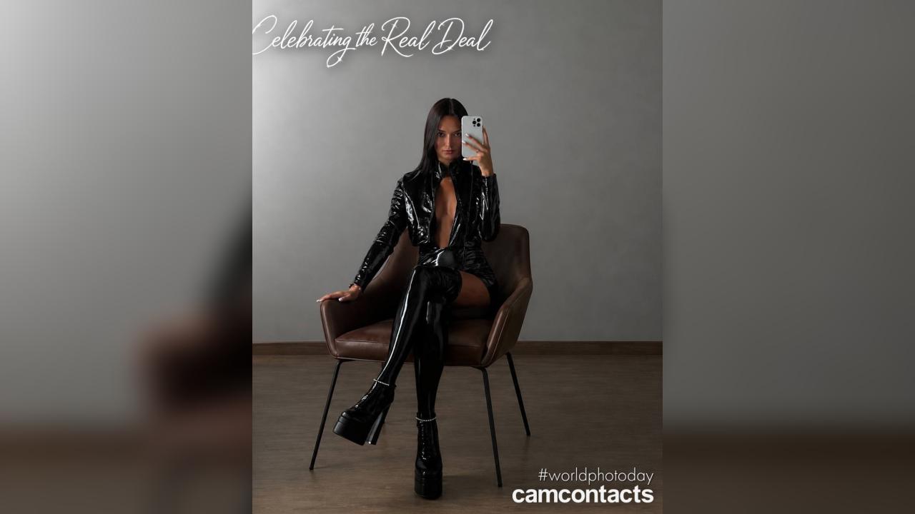 Webcam chat profile for MisPoison: Dominatrix