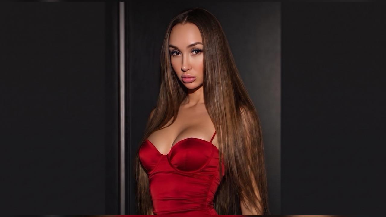 Webcam chat profile for Lolikyt8965: Dancing