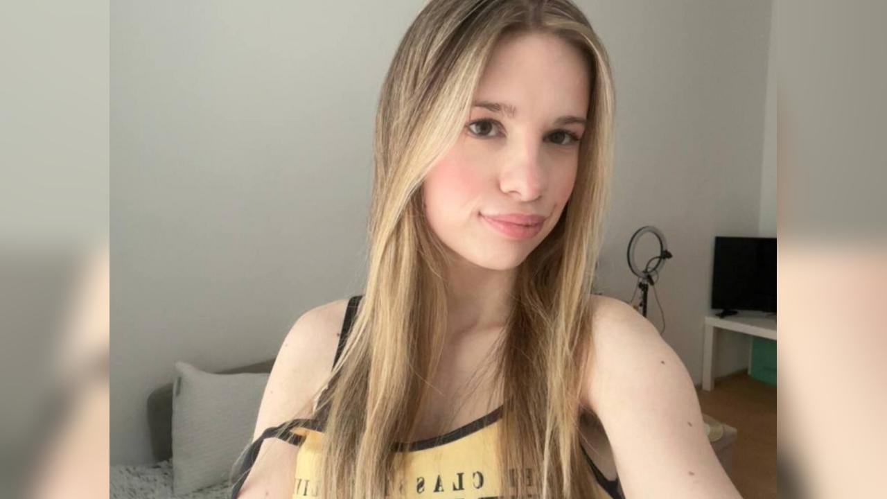 Webcam chat profile for SweetKriss: Dancing