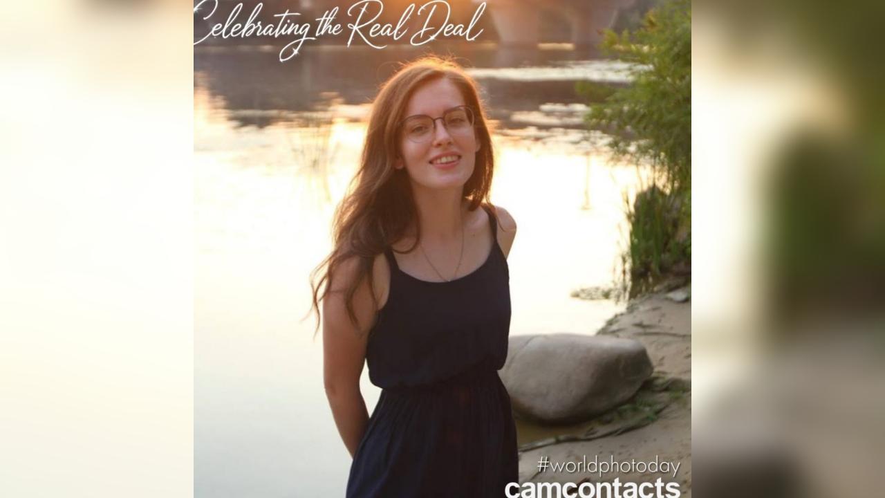 Webcam chat profile for YourNicole: Travel