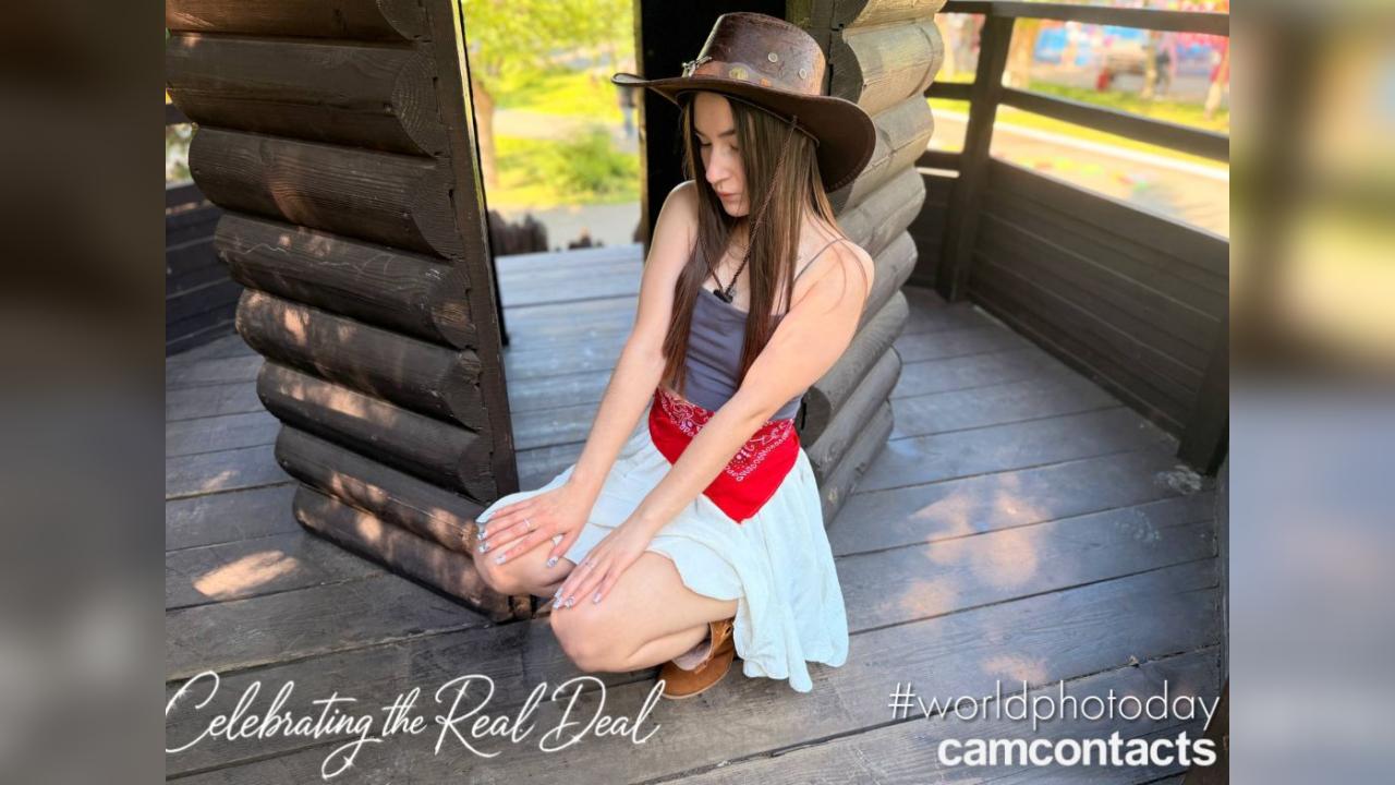 Webcam chat profile for SweetCookies: Legs, feet & shoes