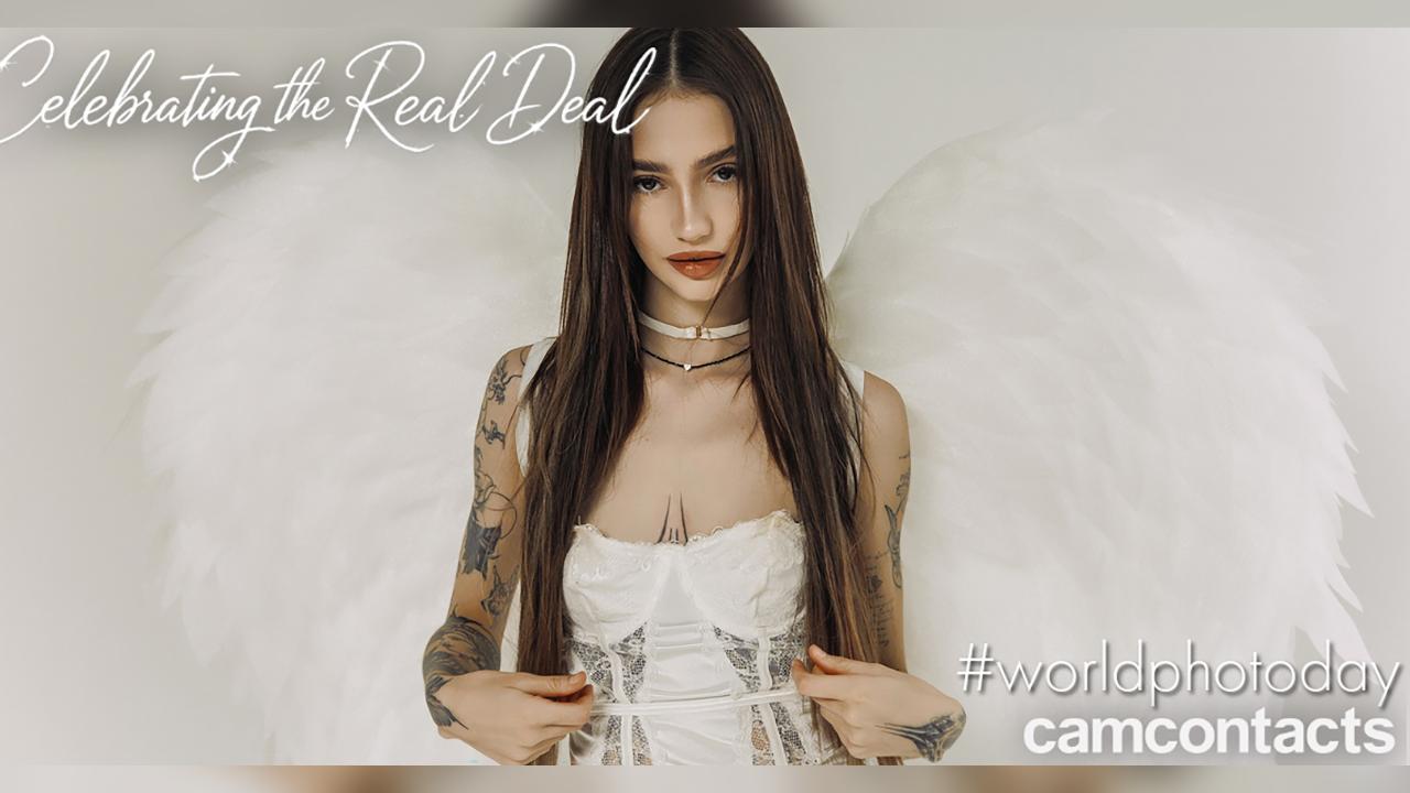 Webcam chat profile for SophieKiss: Leather