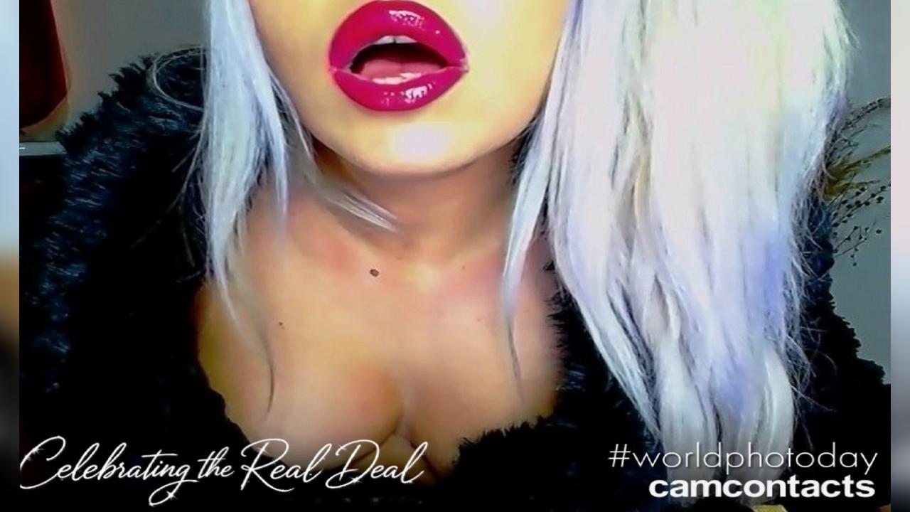 Webcam chat profile for MissDesire: Foot fetish