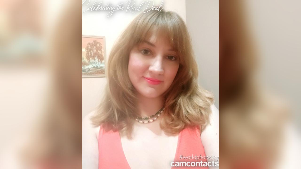 Webcam chat profile for xxOMGxx: Legs, feet & shoes