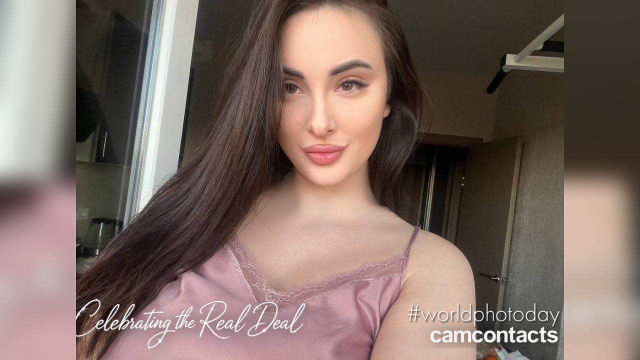 Webcam chat profile for viesmisss: Dancing