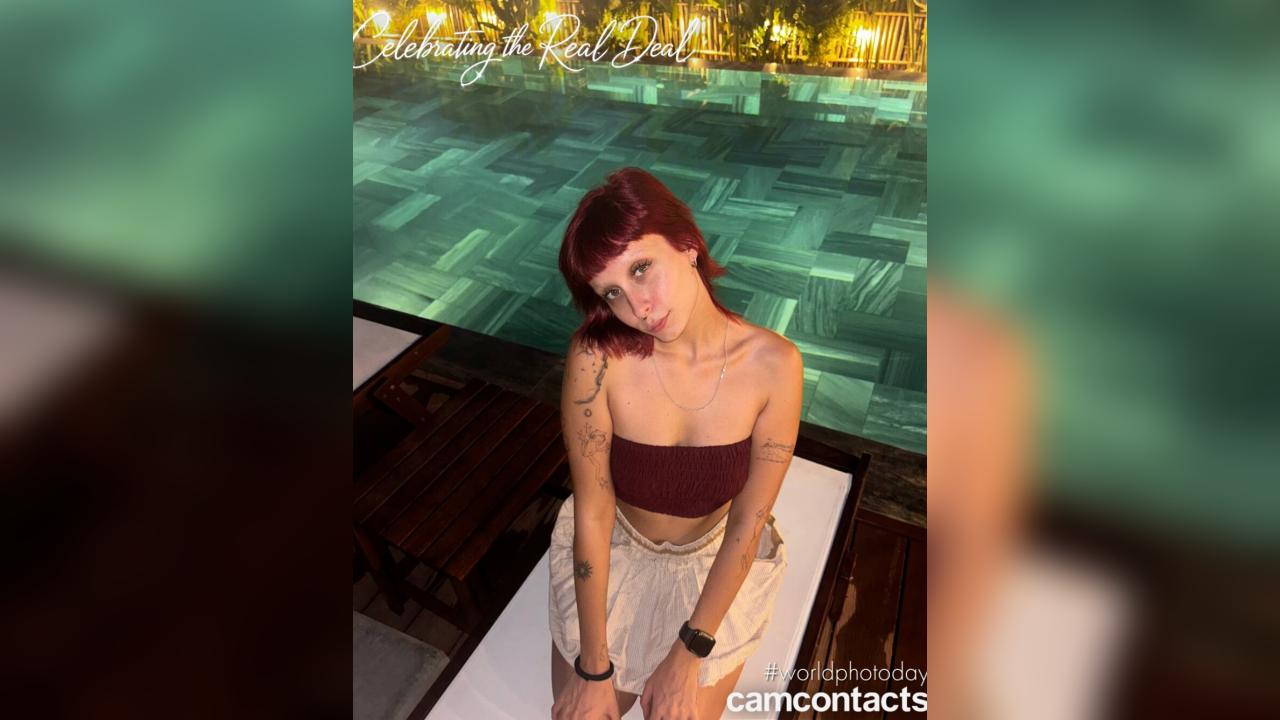 Webcam chat profile for lalaland: Travel