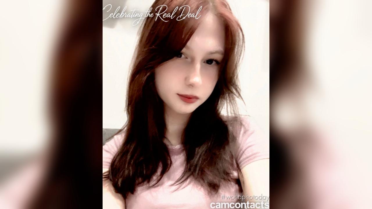 Webcam chat profile for KrisstinaSkay: Smoking