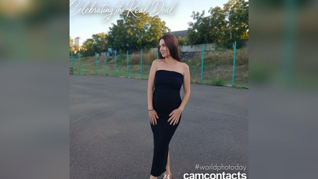 Webcam chat profile for CherryMoon1