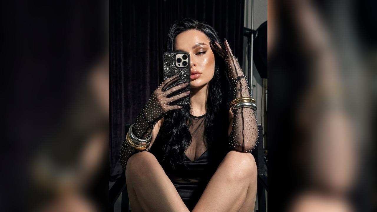 Webcam chat profile for JessieNice: Dominatrix