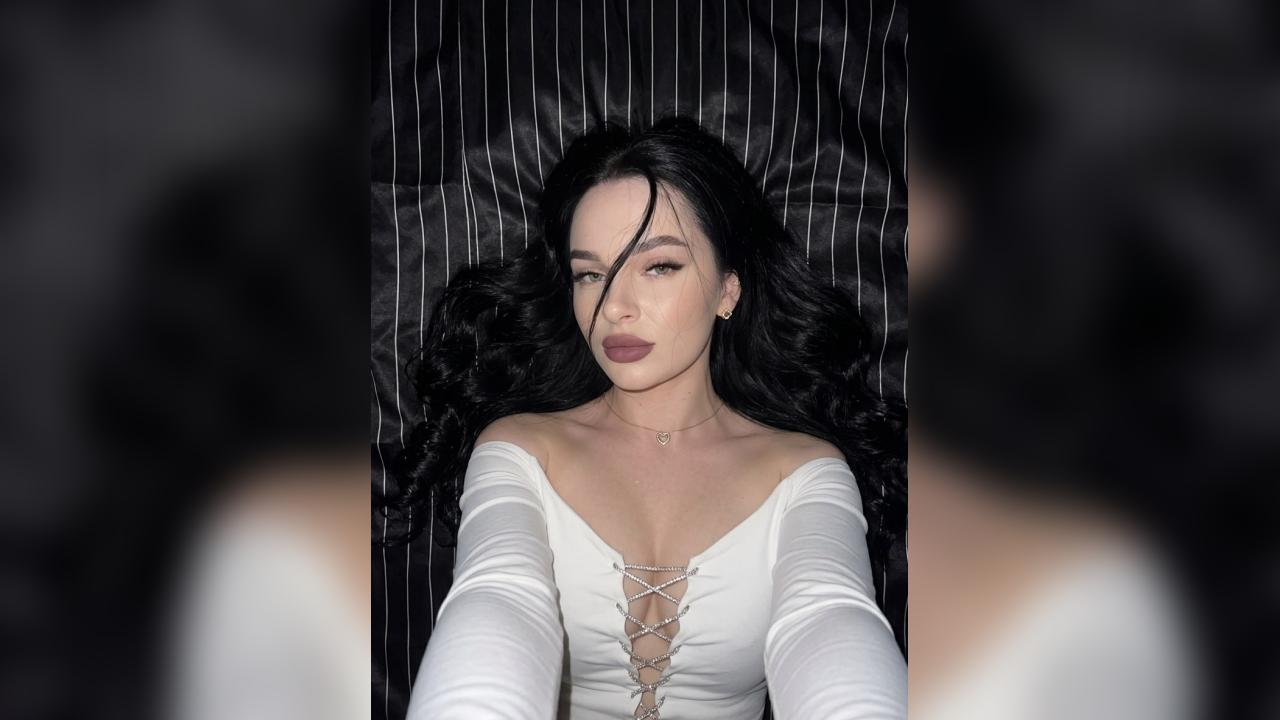 Webcam chat profile for JessieNice: Dominatrix