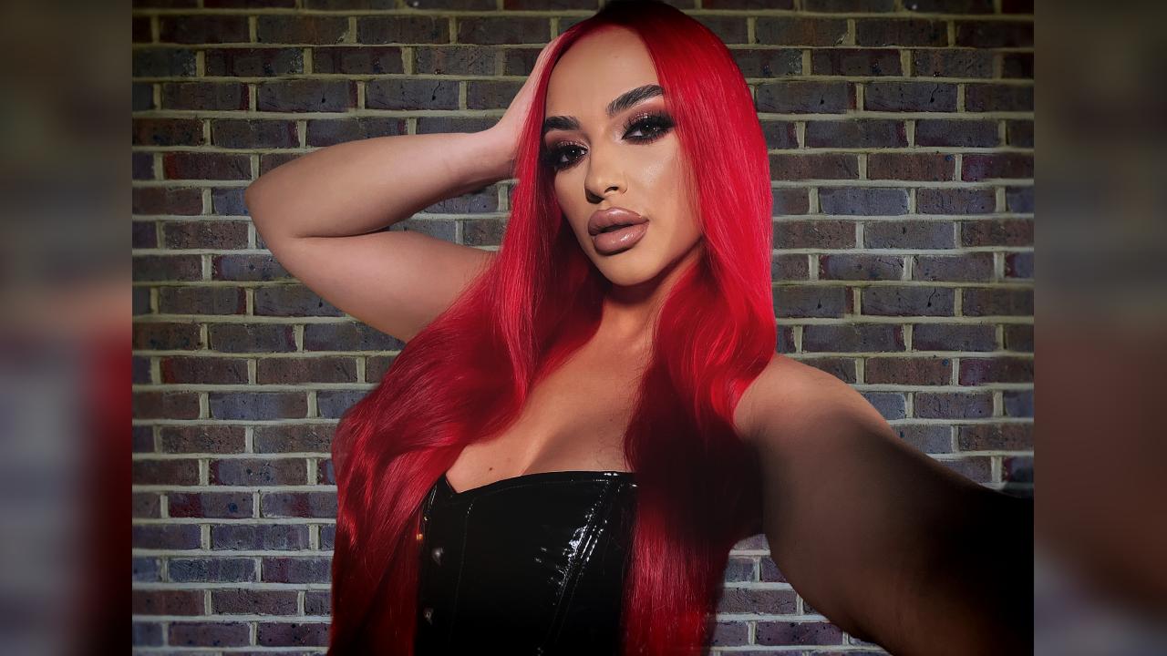 Webcam chat profile for GoddessEmma2: Kissing