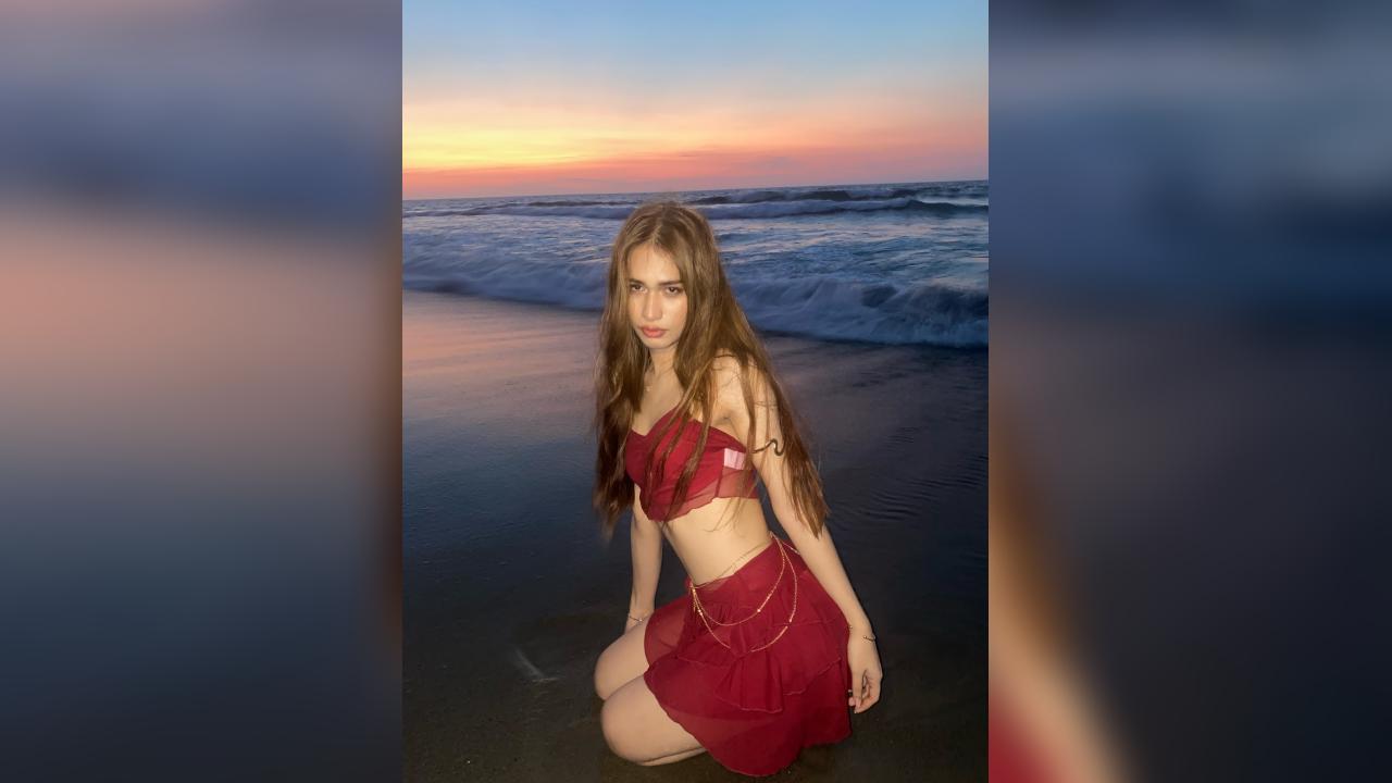 Webcam chat profile for ArcySchiffer: Jerking off