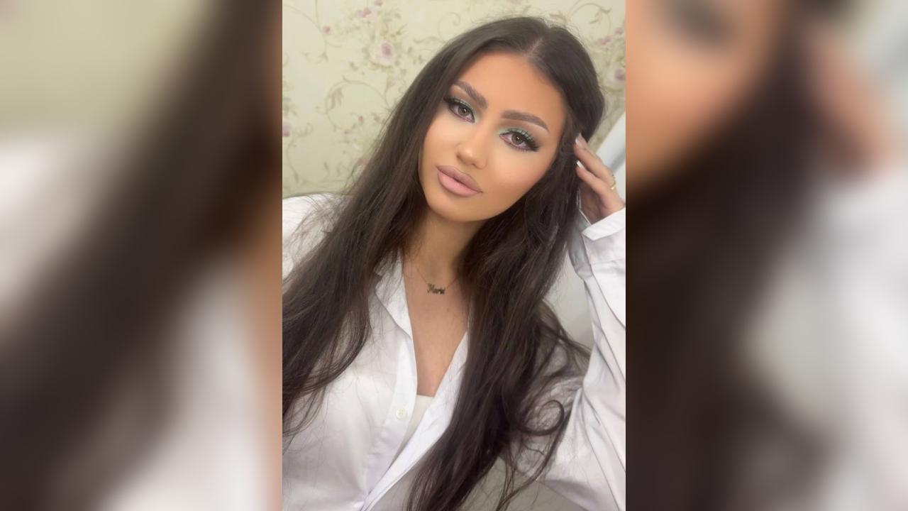 Webcam chat profile for AmberSolange: Kissing