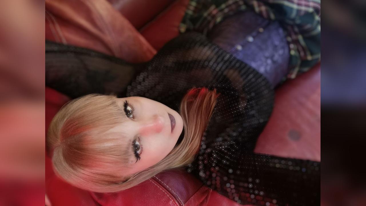 Webcam chat profile for TarotSonya: Latex & rubber