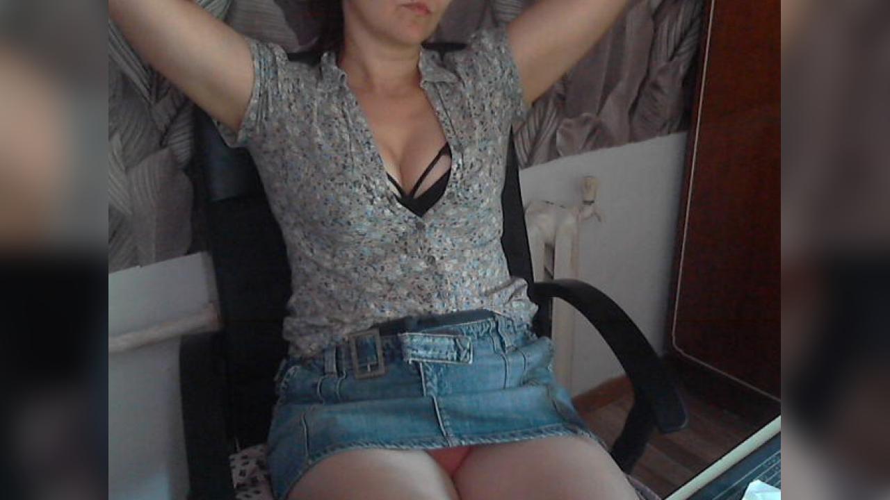 Webcam chat profile for SoftiePrincess: Dancing