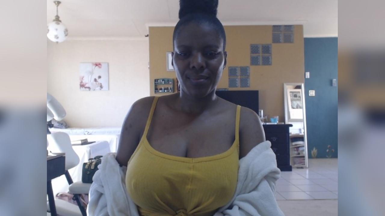 Webcam chat profile for Lolalitious: Legs, feet & shoes