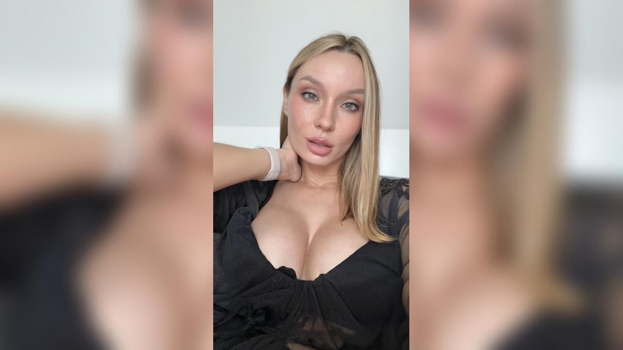 Webcam chat profile for TheTitsQueen