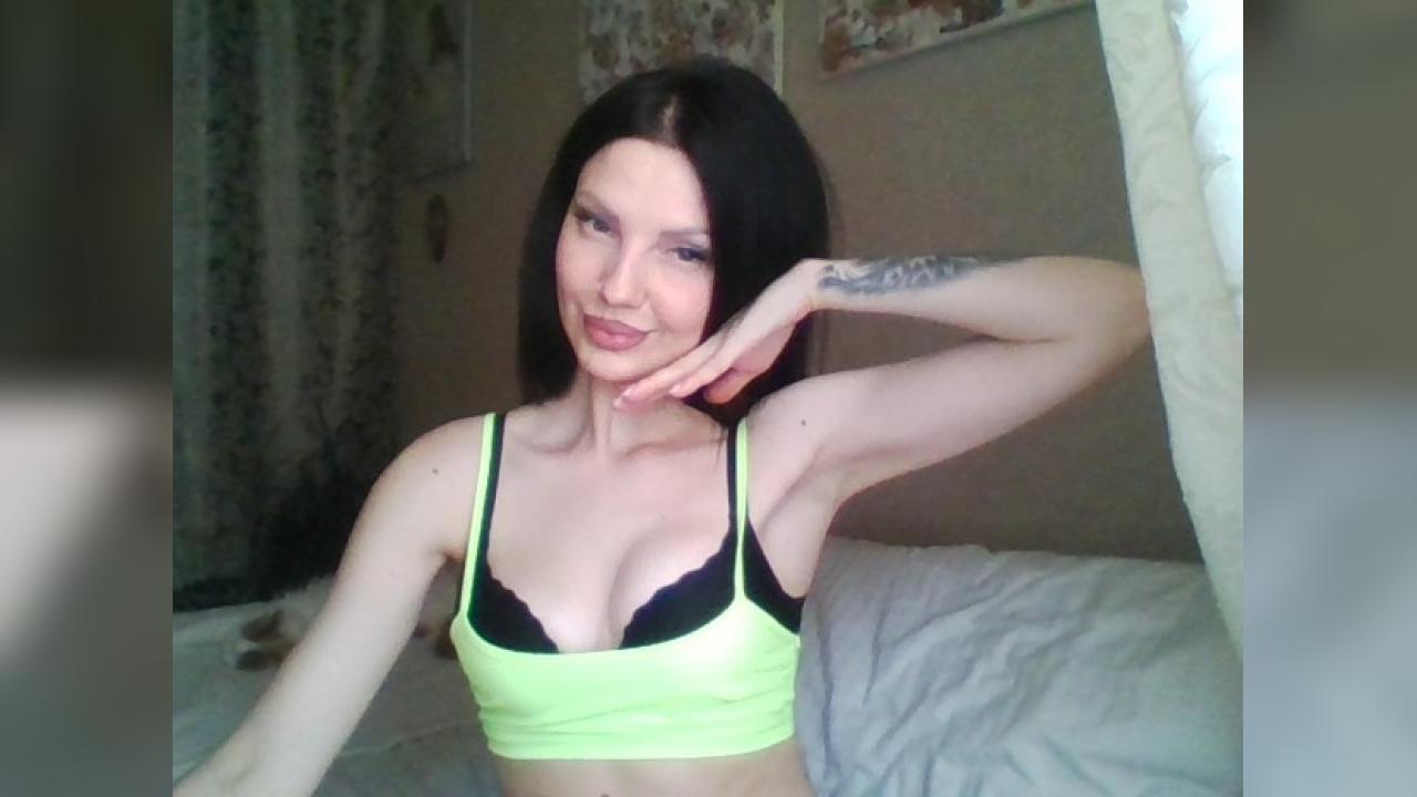 Webcam chat profile for BlondeinBlack: Legs, feet & shoes
