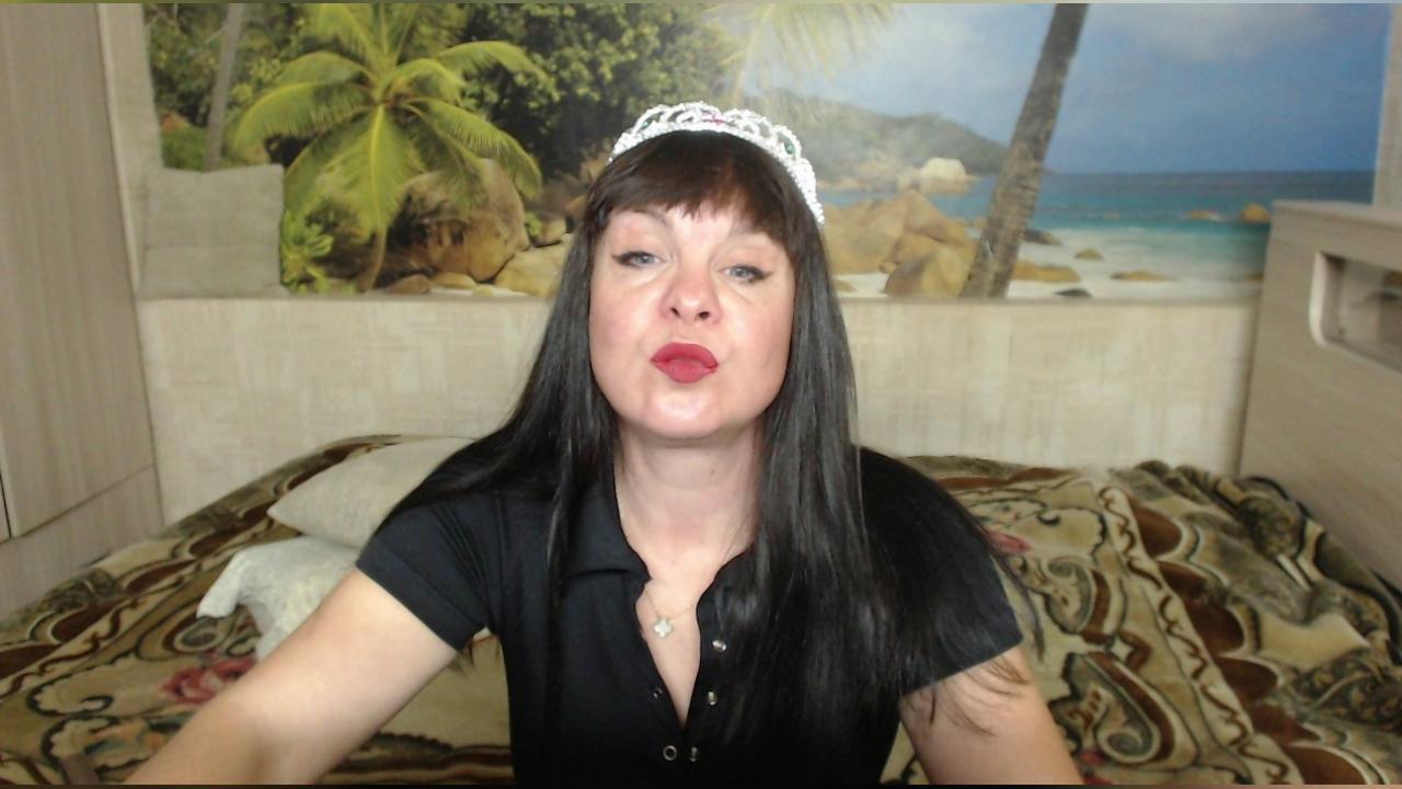 Webcam chat profile for Destinybbb: Bondage & discipline