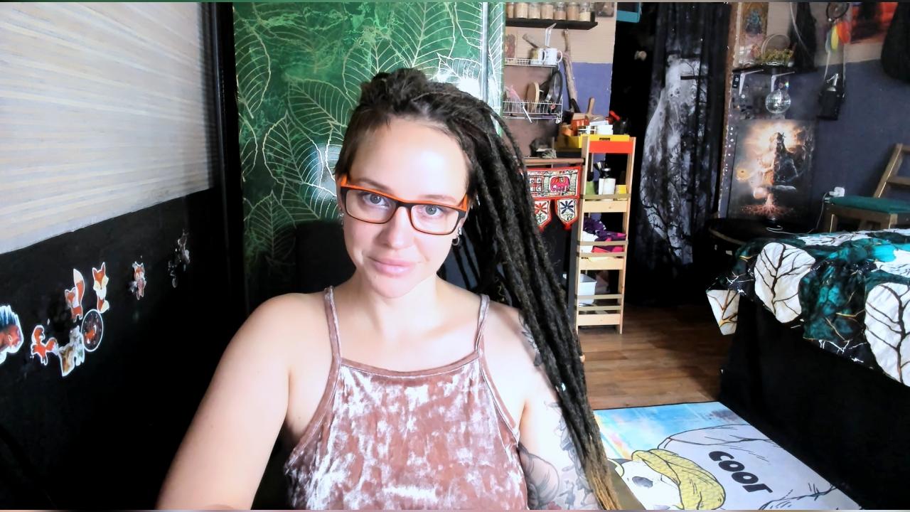 Webcam chat profile for LisaFoxy: Legs, feet & shoes