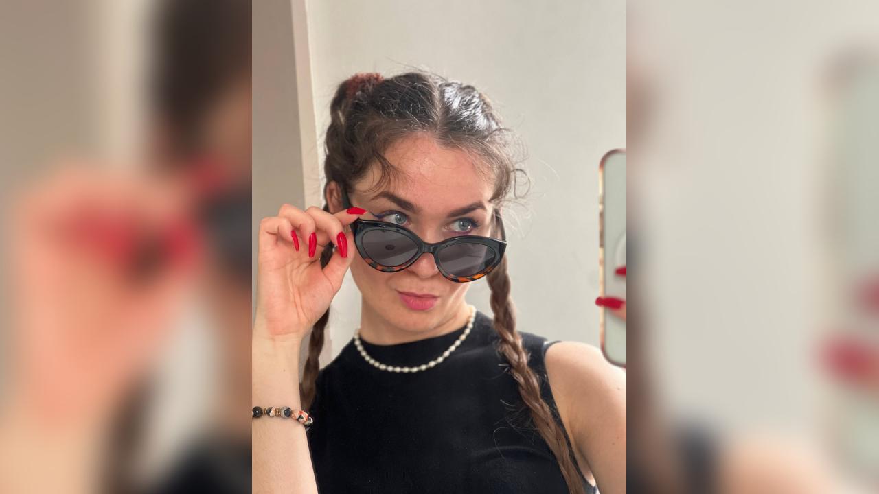 Webcam chat profile for Carmelina: Ask about my Hobbies