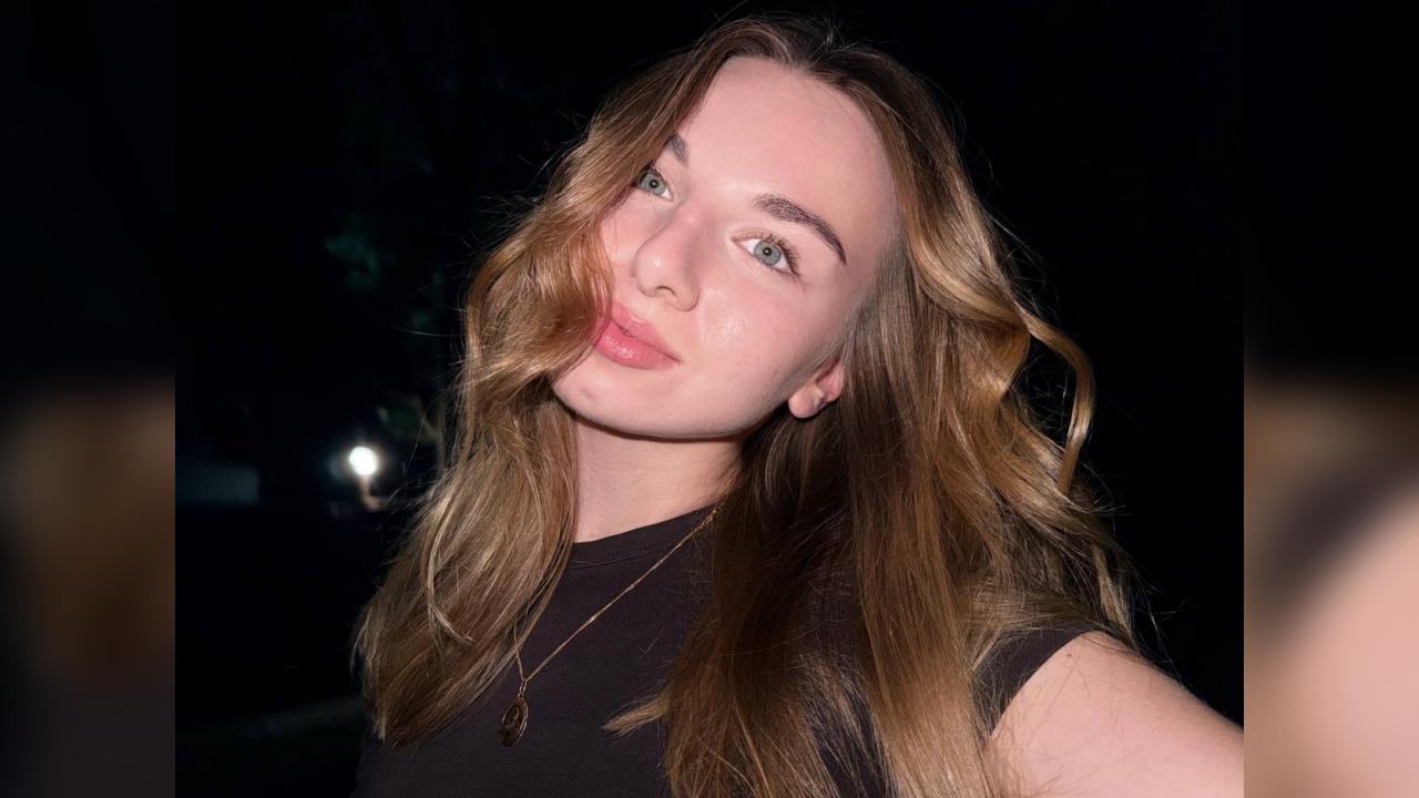 Webcam chat profile for EmiliaMiuu: Fitness