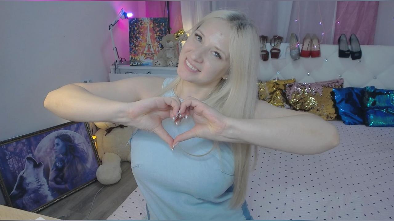 Webcam chat profile for EmillyMiller: Kissing