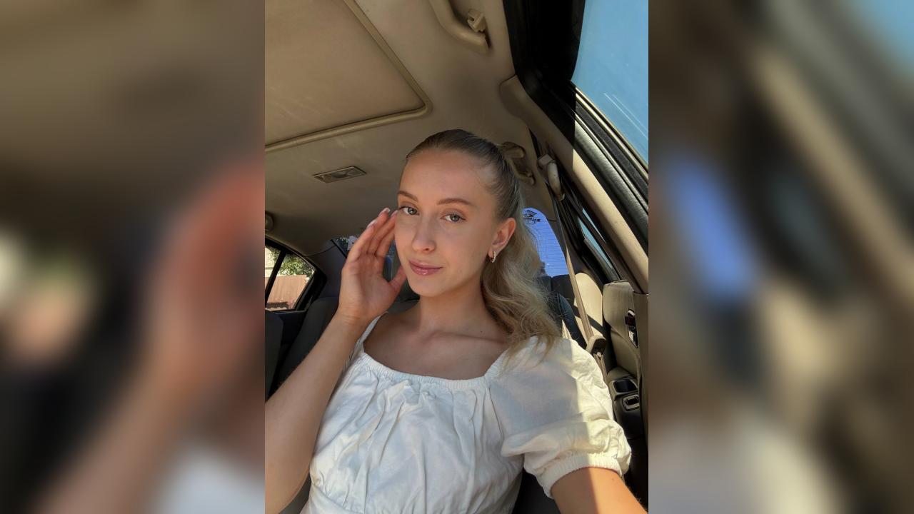 Webcam chat profile for ShineBright333: Ask about my other interests