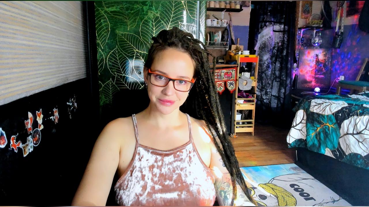 Webcam chat profile for LisaFoxy: Legs, feet & shoes