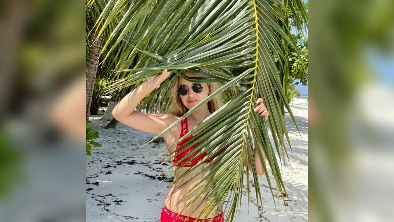 Webcam chat profile for Elymoon: Dancing