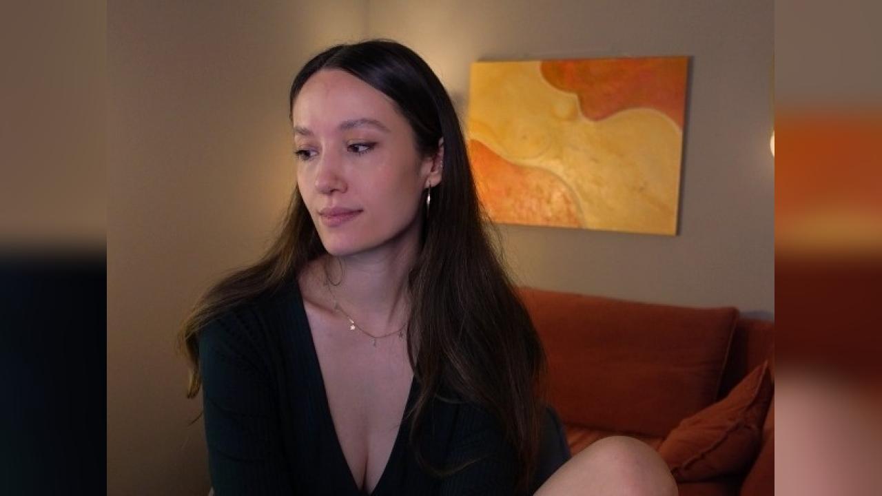Webcam chat profile for AgnesGoddes: Legs, feet & shoes