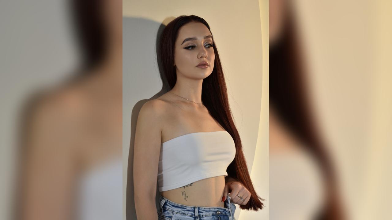 Webcam chat profile for SabrinaCandi: Fitness