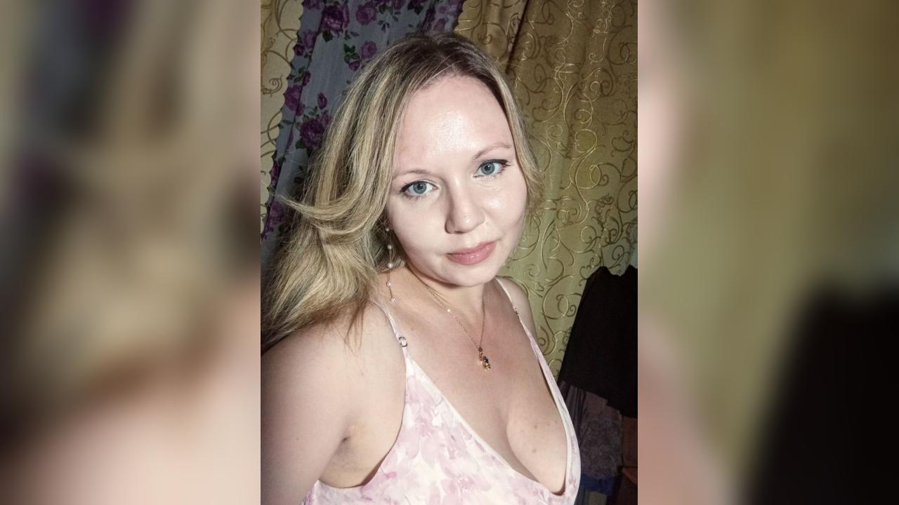 Webcam chat profile for Qerlune
