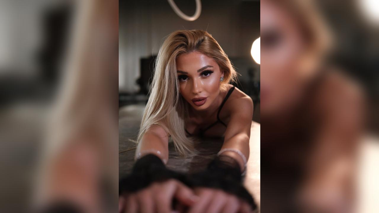 Webcam chat profile for MalloryDimonium: Dominatrix
