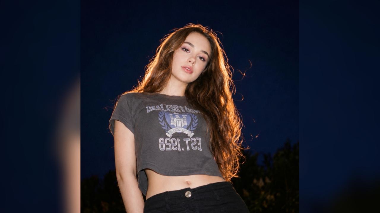 Webcam chat profile for AnnaBanana: Dancing