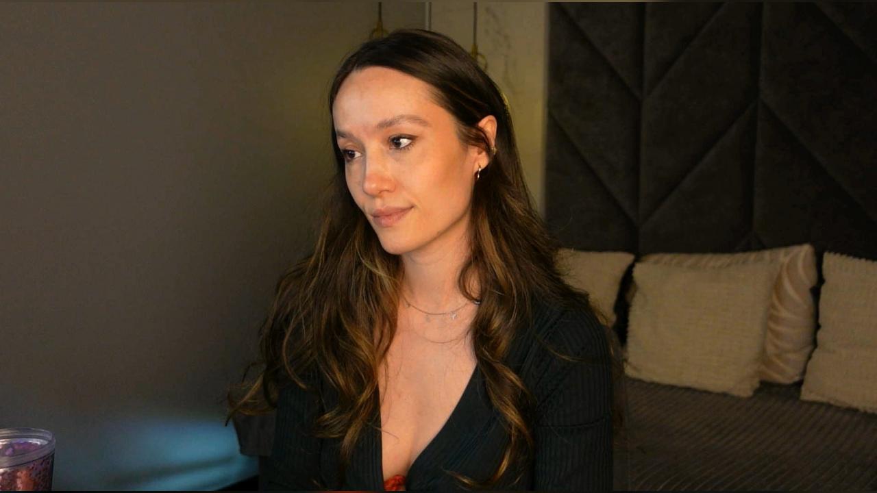 Webcam chat profile for AgnesGoddes: Legs, feet & shoes